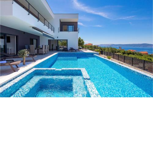 Stunning home in Crikvenica with Sauna, WiFi and 4 Bedrooms