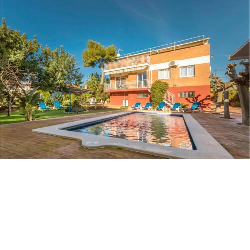 Stunning home in Cubelles with Outdoor swimming pool, WiFi and 5 Bedrooms