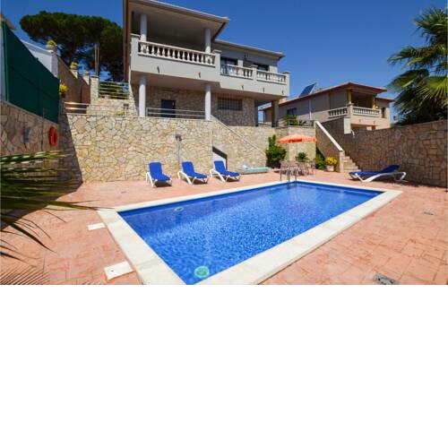 Stunning home in F-17310 Lloret de mar with Outdoor swimming pool, WiFi and 3 Bedrooms