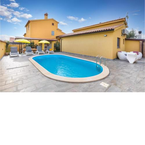 Stunning home in Galizana with Outdoor swimming pool, WiFi and 2 Bedrooms