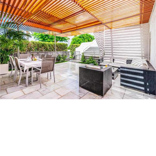 Stunning home in Gran Canaria with Outdoor swimming pool, WiFi and 3 Bedrooms