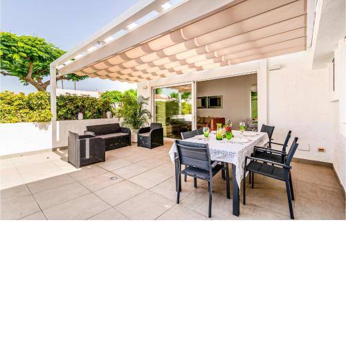 Stunning home in Gran Canaria with Outdoor swimming pool, WiFi and 3 Bedrooms