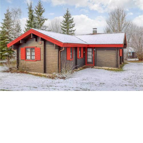 Stunning home in Hayingen with Sauna and 3 Bedrooms