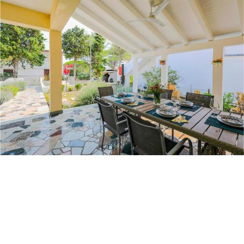 Stunning home in Ist with 3 Bedrooms