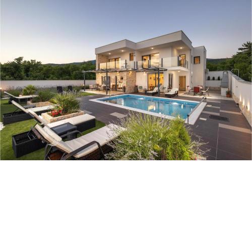 Stunning Home In Jadranovo With Outdoor Swimming Pool And 4 Bedrooms