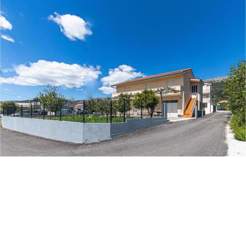 Stunning Home In Kastel Stari With Wifi And 2 Bedrooms
