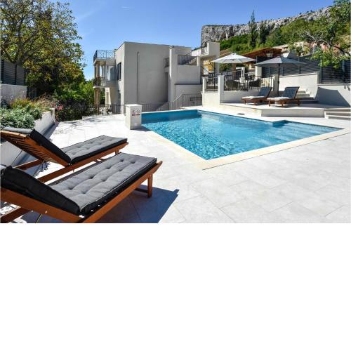Stunning Home In Klis With Outdoor Swimming Pool, Swimming Pool And 3 Bedrooms