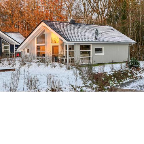 Stunning home in Krems II-Warderbrck with Sauna and 2 Bedrooms