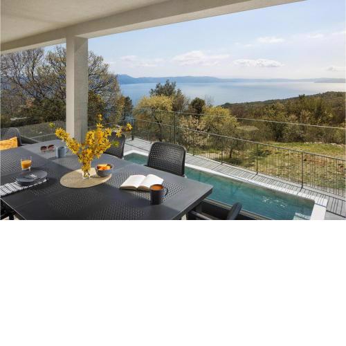 Stunning Home In Labin With Outdoor Swimming Pool And 2 Bedrooms
