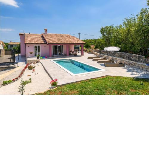 Stunning home in Labin with Outdoor swimming pool, WiFi and 2 Bedrooms