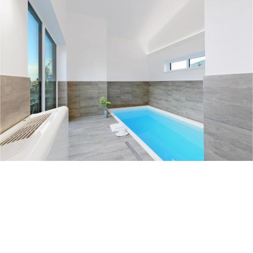 Stunning home in Lembruch-Dmmer See with Sauna, WiFi and 5 Bedrooms
