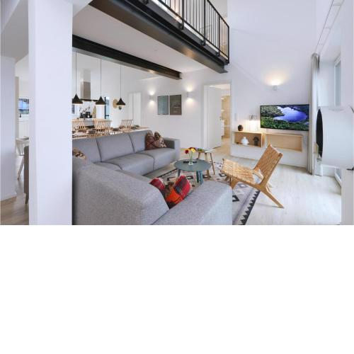 Stunning home in Lembruch/Dümmer See w/ Indoor swimming pool, Sauna and 5 Bedrooms
