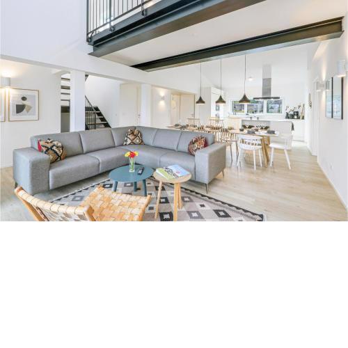 Stunning home in Lembruch/Dümmer See w/ Indoor swimming pool, Sauna and 5 Bedrooms