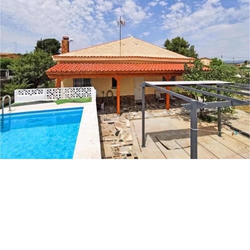 Stunning home in Liria with WiFi, Outdoor swimming pool and 3 Bedrooms