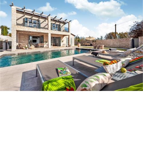 Stunning Home In Matuhanci With Outdoor Swimming Pool, Jacuzzi And 3 Bedrooms