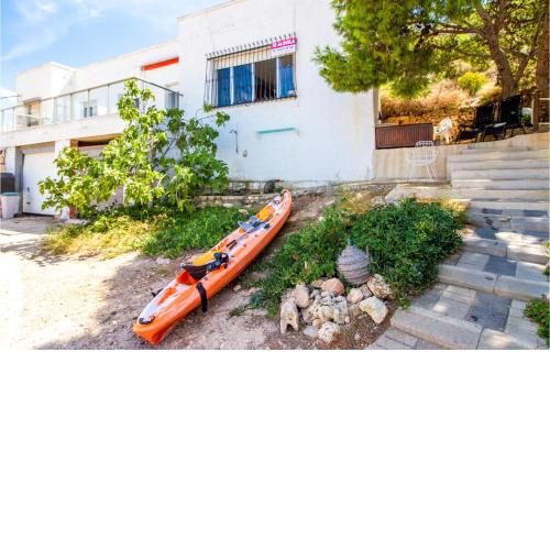 Stunning home in Mazarrón with 4 Bedrooms