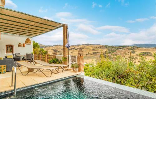 Stunning home in Montecorto with Outdoor swimming pool, WiFi and 2 Bedrooms