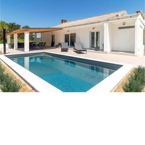 Stunning Home In Mundanije With Outdoor Swimming Pool, Wifi And 4 Bedrooms