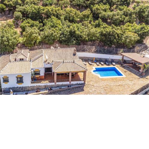 Stunning home in Nerja with Outdoor swimming pool, WiFi and 3 Bedrooms