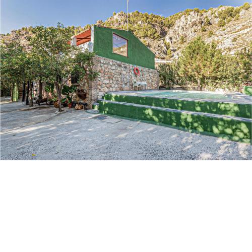 Stunning home in Olivares with WiFi, Outdoor swimming pool and 4 Bedrooms