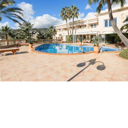 Stunning home in Paguera with WiFi, Outdoor swimming pool and 6 Bedrooms