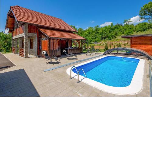 Stunning Home In Perusic With Jacuzzi, Sauna And Outdoor Swimming Pool