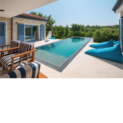 Stunning Home In Porec With Outdoor Swimming Pool, 4 Bedrooms And Wifi