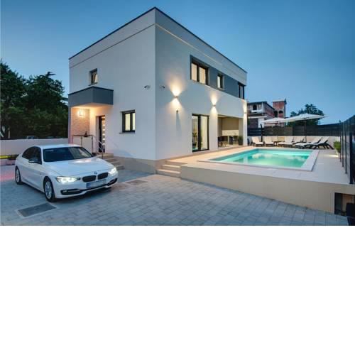 Stunning home in Pula w/ Outdoor swimming pool and 3 Bedrooms