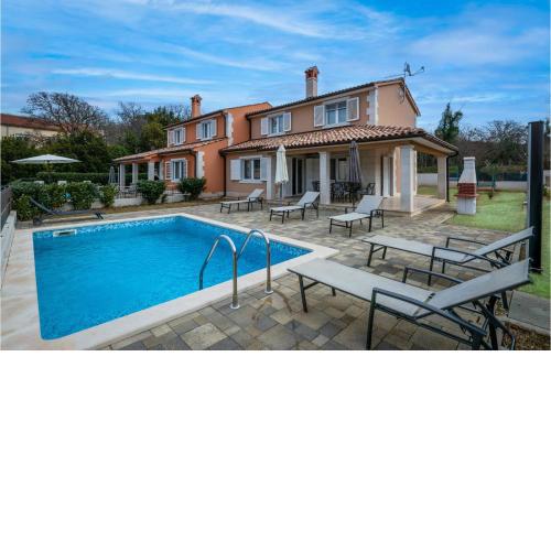 Stunning Home In Pula With Outdoor Swimming Pool, Wifi And 3 Bedrooms