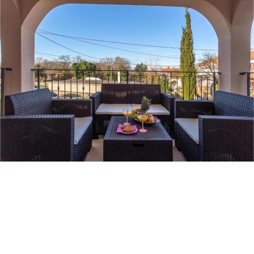 Stunning home in Rasopasno with WiFi and 3 Bedrooms
