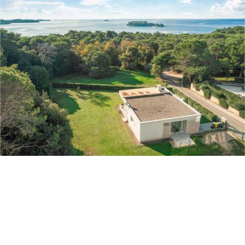 Stunning home in Rovinj with 2 Bedrooms and WiFi