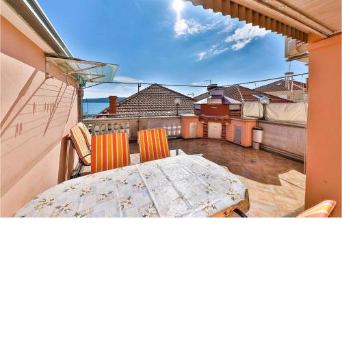 Stunning home in Seget Donji with WiFi and 3 Bedrooms