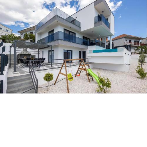 Stunning Home In Seget Vranjica With Outdoor Swimming Pool, Wifi And 4 Bedrooms