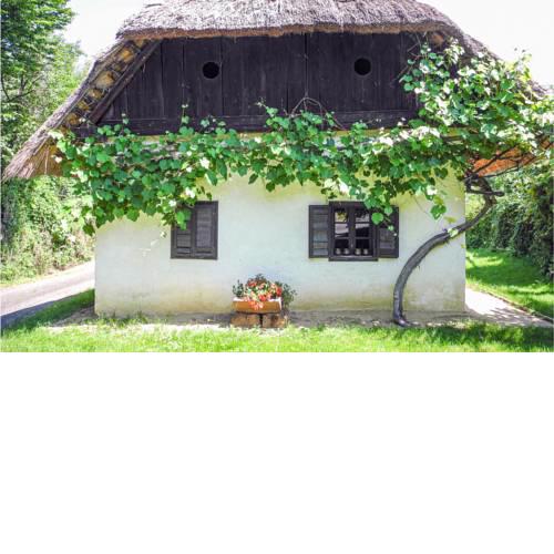 Stunning home in St. Martin a.d. Raab w/ 1 Bedrooms