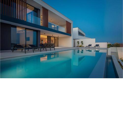 Stunning Home In Sveti Filip I Jakov With Outdoor Swimming Pool, Sauna And 4 Bedrooms