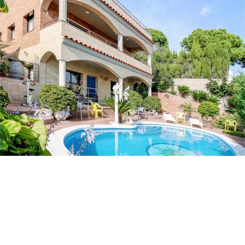 Stunning home in Tordera w/ Outdoor swimming pool and 8 Bedrooms