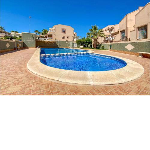 Stunning home in Torrevieja with Outdoor swimming pool, WiFi and 3 Bedrooms