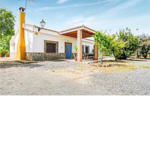 Stunning home in Villafranca de Cordoba with Outdoor swimming pool and 4 Bedrooms