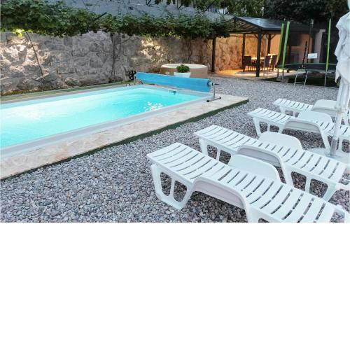 Stunning Home In Zagvozd With Sauna, 3 Bedrooms And Heated Swimming Pool