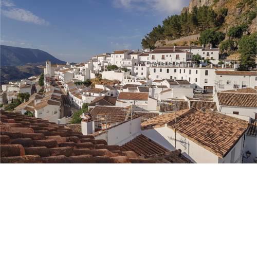 Stunning home in Zahara de la Sierra w/ WiFi and 3 Bedrooms