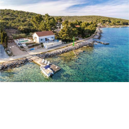Stunning Home In Zman With Wifi, Outdoor Swimming Pool And Heated Swimming Pool