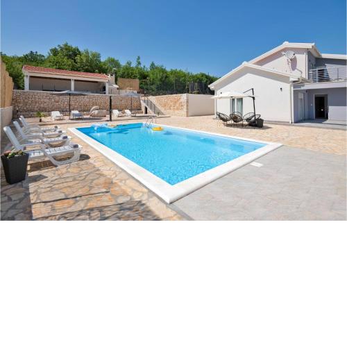Stunning Home In Zmijavci With Outdoor Swimming Pool, Private Swimming Pool And 4 Bedrooms