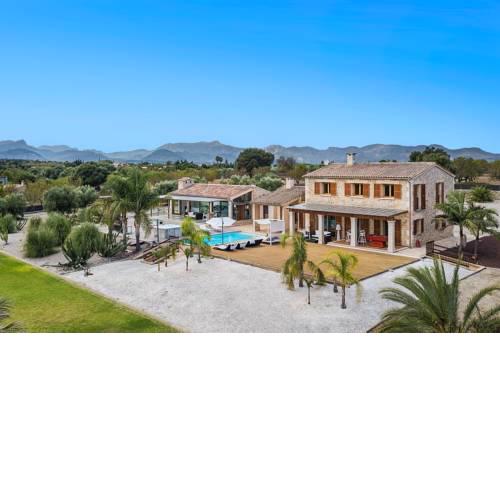 Stunning Mediterranean Villa Large Gardens Pool Jacuzzi