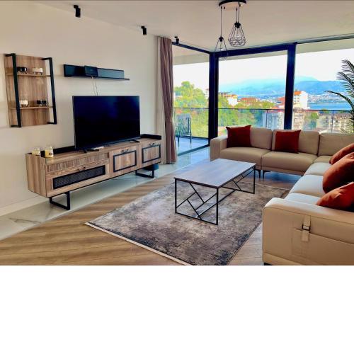 Stunning Sea & Mountain View Duplex in Izmit