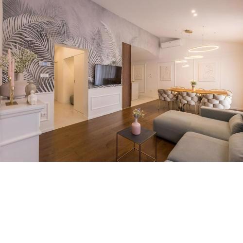 Stunning seaview, family oasis, spacius apt Loan