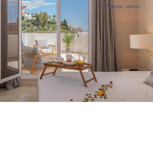 Stunning Views 3 Bedroom Luxury Flat with Pool