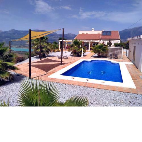 Stunning villa in La Viñuela with saltwater swimming pool