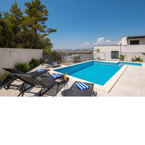 Stunning Villa In Podstrana With Outdoor Swimming Pool, Sauna And Wifi