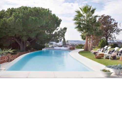 Stunning villa one level sea view