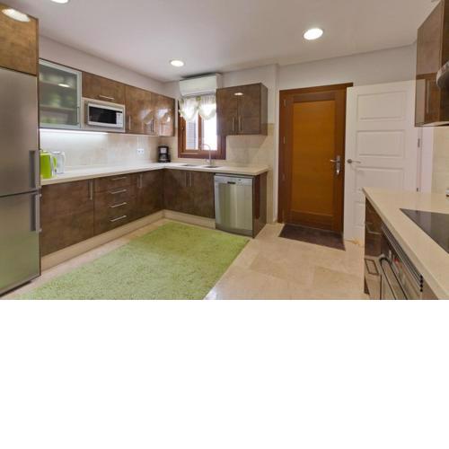 Stunning Villa with Private Pool - BA15EV